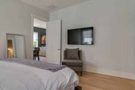The Briar - Luxurious Condo Near Vanderbilt, Нашвил Екстериор снимка