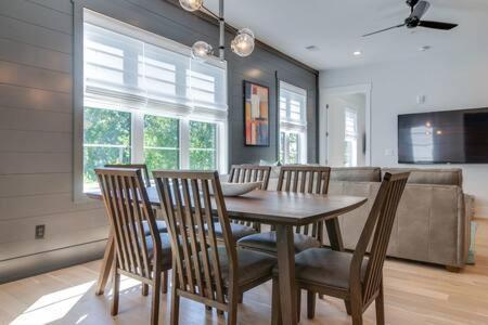 The Briar - Luxurious Condo Near Vanderbilt, Нашвил Екстериор снимка
