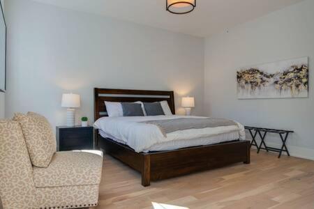 The Briar - Luxurious Condo Near Vanderbilt, Нашвил Екстериор снимка